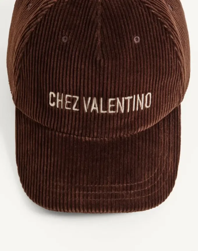 Aksamitna czapka baseballowa Chez Valentino z haftem