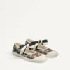 Baleriny Bay By Bay Sneaker z tkaniny żakardowej z haftem kwiatowym Baleriny Bay By Bay Sneaker z tkaniny żakardowej z haftem kwiatowym