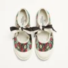 Baleriny Bay By Bay Sneaker z tkaniny żakardowej z haftem kwiatowym Baleriny Bay By Bay Sneaker z tkaniny żakardowej z haftem kwiatowym