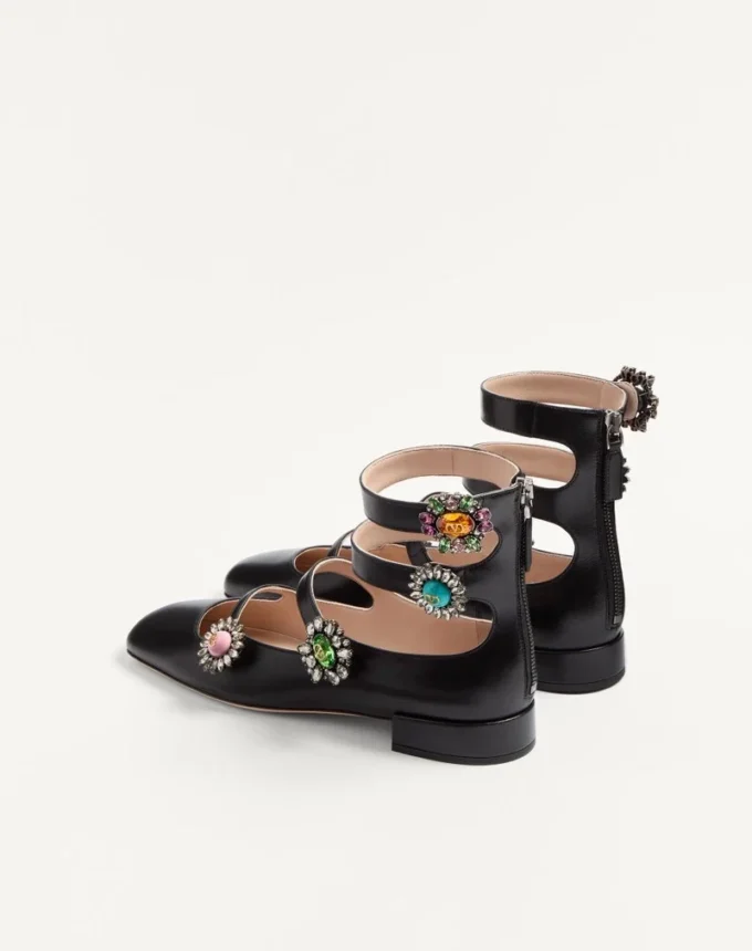 Baleriny Preshoes z paskami z koźlej skóry z ozdobnymi guzikami 20 mm Baleriny Preshoes z paskami z koźlej skóry z ozdobnymi guzikami 20 mm