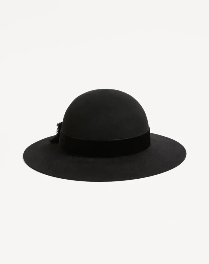 Czapka Vlogo Signature z tkaniny Lapin i aksamitu z kokardą z tafty Czapka Vlogo Signature z tkaniny Lapin i aksamitu z kokardą z tafty