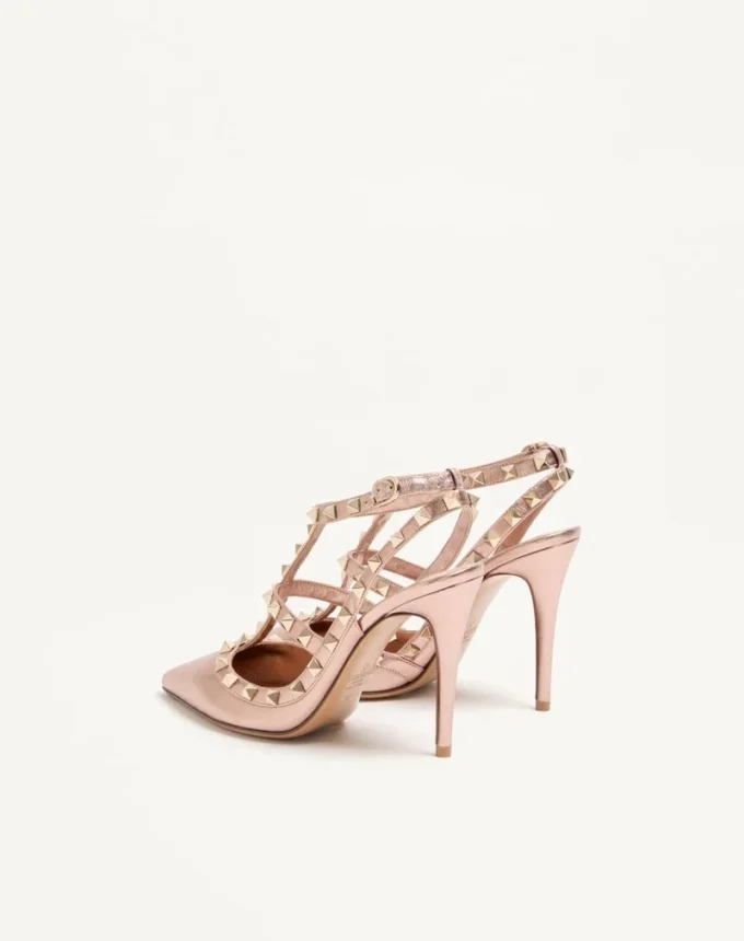 Czółenka Rockstud z laminowanej skóry nappa 100 mm