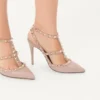 Czółenka Rockstud z paskiem wokół kostki 100 mm Czółenka Rockstud z paskiem wokół kostki 100 mm