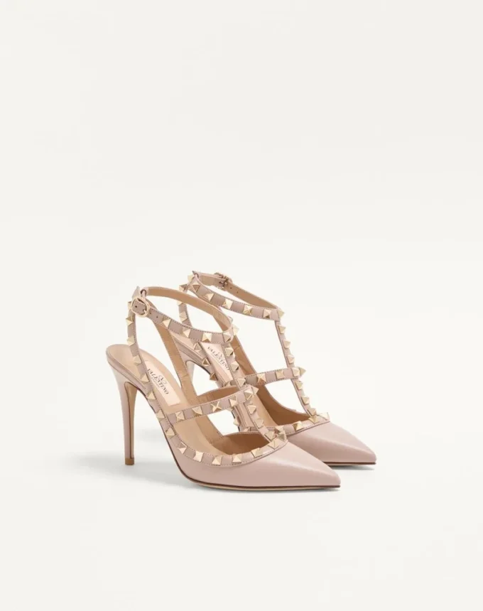Czółenka Rockstud z paskiem wokół kostki 100 mm Czółenka Rockstud z paskiem wokół kostki 100 mm