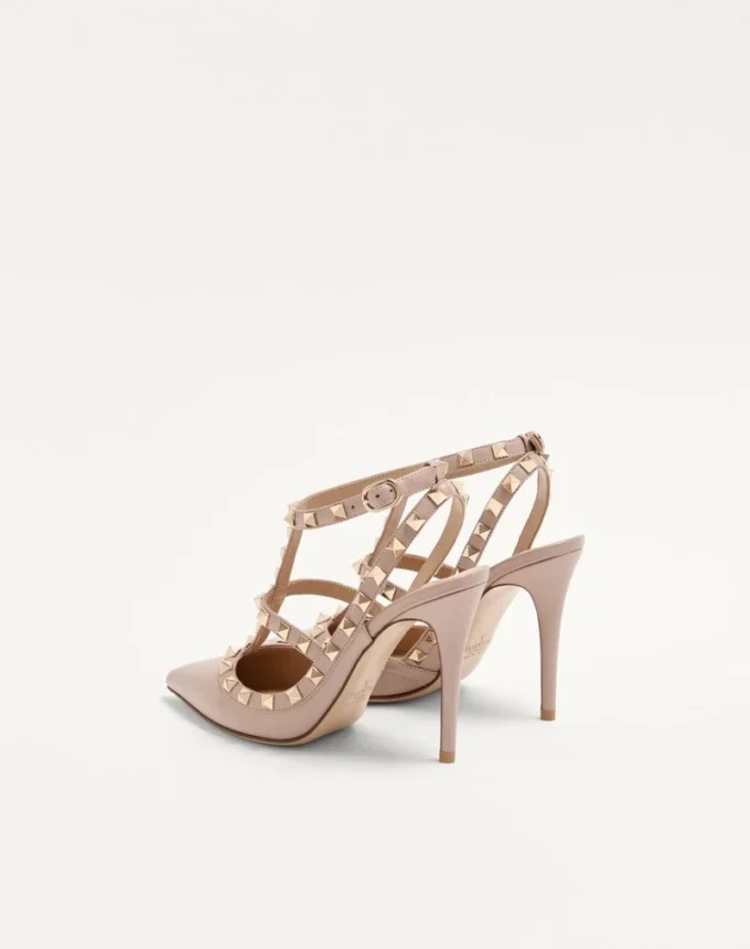 Czółenka Rockstud z paskiem wokół kostki 100 mm Czółenka Rockstud z paskiem wokół kostki 100 mm