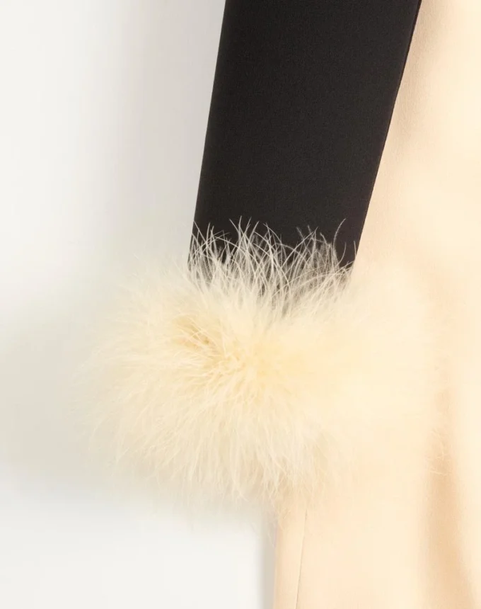 Długa sukienka Cady Couture z piórami Długa sukienka Cady Couture z piórami