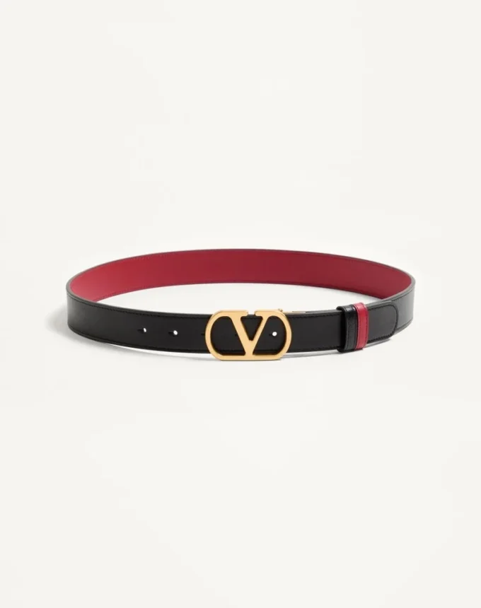 Dwustronny pasek VLogo Signature z błyszczącej skóry cielęcej – 30 mm / 1,2 cala. Dwustronny pasek VLogo Signature z błyszczącej skóry cielęcej – 30 mm / 1,2 cala.