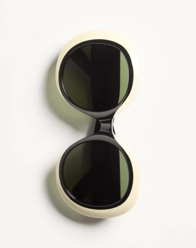 Efektowne okrągłe okulary z acetatu w stylu lat 60. Efektowne okrągłe okulary z acetatu w stylu lat 60.