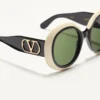 Efektowne okrągłe okulary z acetatu w stylu lat 60. Efektowne okrągłe okulary z acetatu w stylu lat 60.