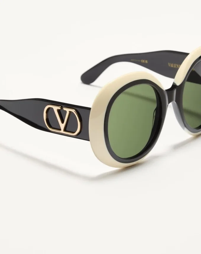 Efektowne okrągłe okulary z acetatu w stylu lat 60. Efektowne okrągłe okulary z acetatu w stylu lat 60.