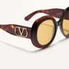 Efektowne okrągłe okulary z acetatu w stylu lat 60. Efektowne okrągłe okulary z acetatu w stylu lat 60.