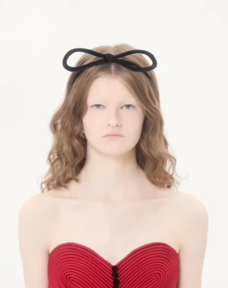 Haftowana krótka sukienka z krepy couture Haftowana krótka sukienka z krepy couture