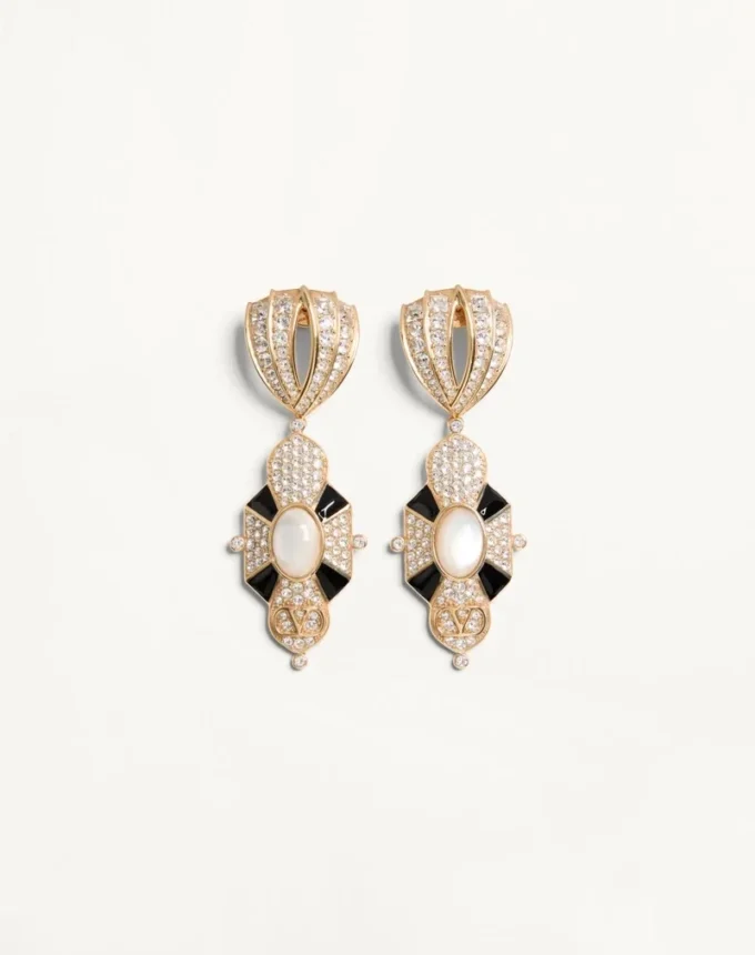 Kolczyki Pas Plus z metalu, żywicy, emalii i kryształów Swarovski® Kolczyki Pas Plus z metalu, żywicy, emalii i kryształów Swarovski®