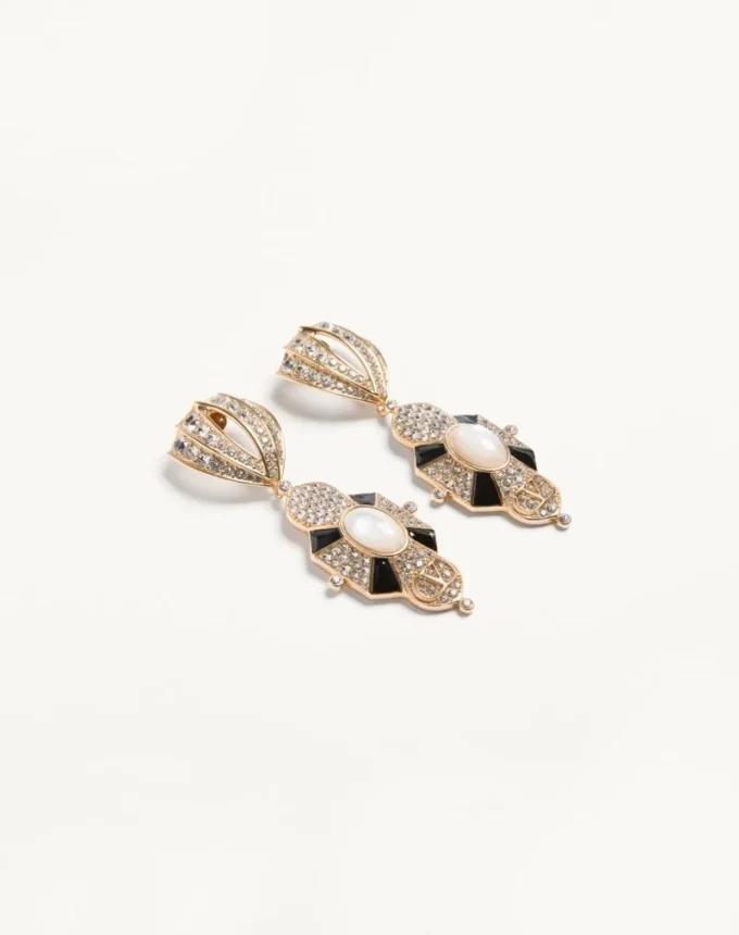 Kolczyki Pas Plus z metalu, żywicy, emalii i kryształów Swarovski® Kolczyki Pas Plus z metalu, żywicy, emalii i kryształów Swarovski®