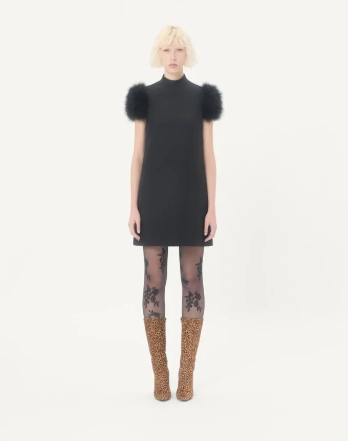 Krótka sukienka Crepe Couture z piórami Krótka sukienka Crepe Couture z piórami