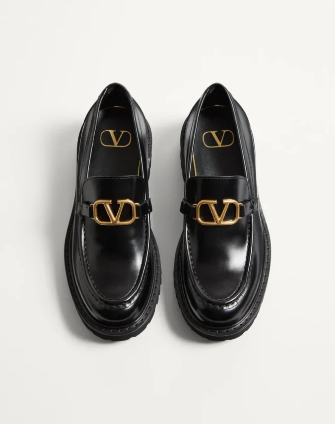 Loafersy z cielęcej skóry z charakterystycznym logo