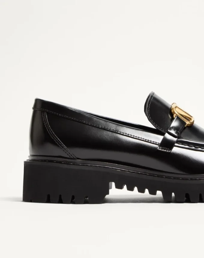 Loafersy z cielęcej skóry z charakterystycznym logo