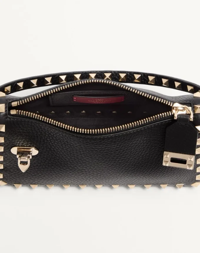 Mała torebka crossbody Rockstud z ziarnistej skóry cielęcej