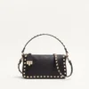 Mała torebka crossbody Rockstud z ziarnistej skóry cielęcej