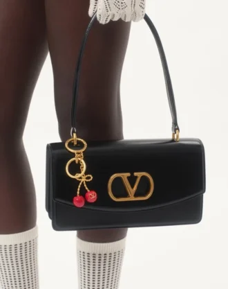 Metalowa zawieszka do torebki z emalią i brelokiem do kluczy Chez Valentino