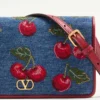 Mini torebka na ramię Vlogo Signature z haftem Cherryfic Mini torebka na ramię Vlogo Signature z haftem Cherryfic