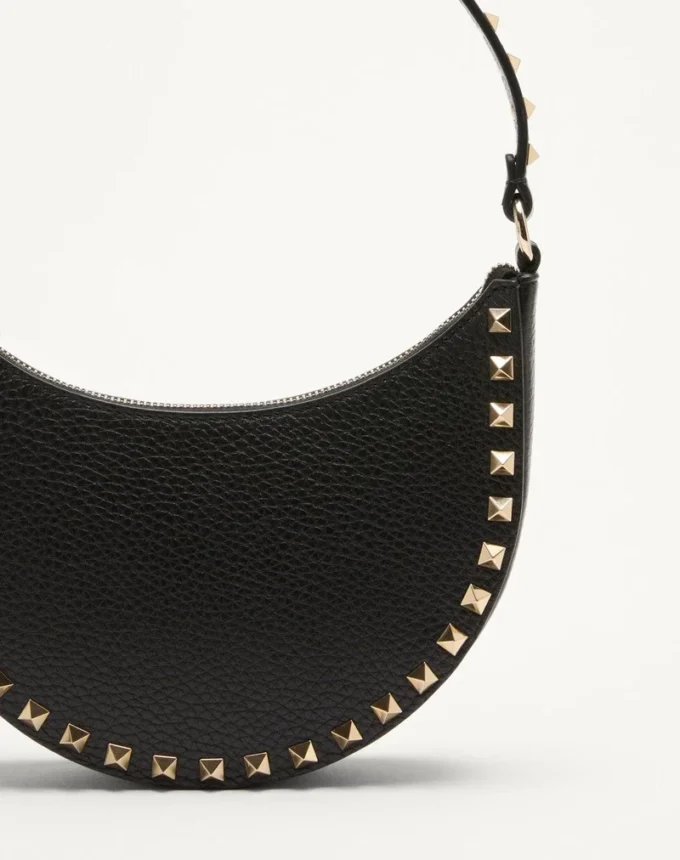 Mini torebka Rockstud Hobo z ziarnistej skóry cielęcej Mini torebka Rockstud Hobo z ziarnistej skóry cielęcej