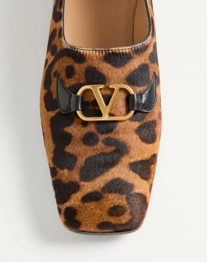 Mokasyny Valentino Garavani Babouche z włosia cielęcego z nadrukiem Fauve Eclat Mokasyny Valentino Garavani Babouche z włosia cielęcego z nadrukiem Fauve Eclat