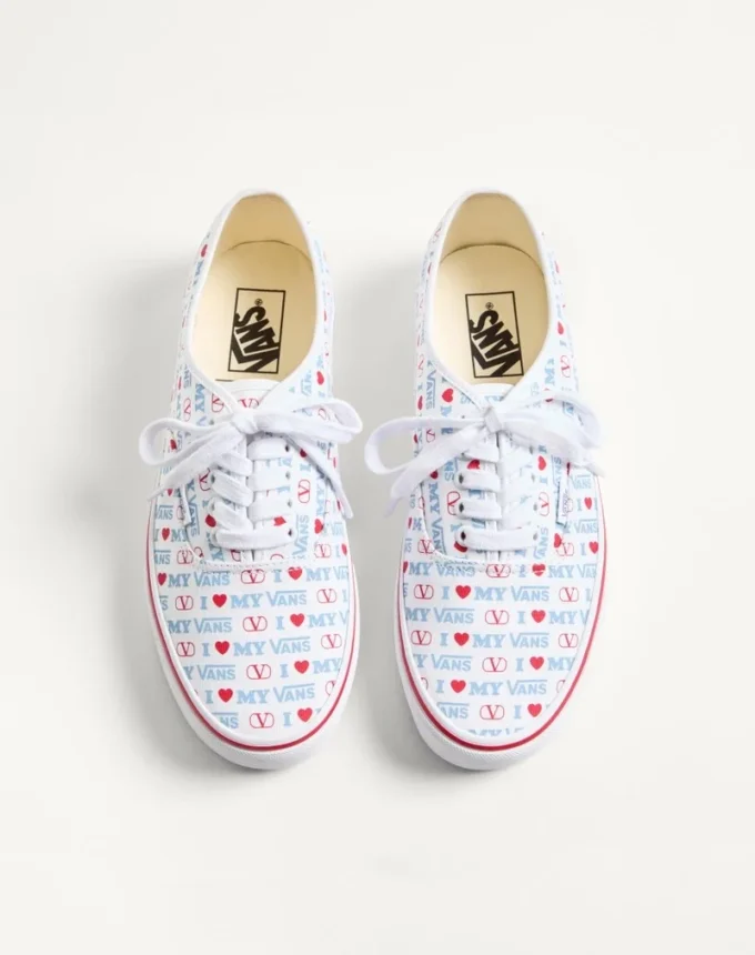 Niskie trampki Valentino Garavani i Vans z nadrukiem Valentino Vans Love na tkaninie Niskie trampki Valentino Garavani i Vans z nadrukiem Valentino Vans Love na tkaninie