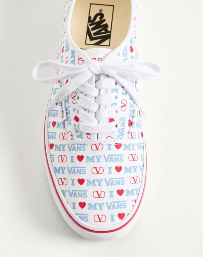 Niskie trampki Valentino Garavani i Vans z nadrukiem Valentino Vans Love na tkaninie Niskie trampki Valentino Garavani i Vans z nadrukiem Valentino Vans Love na tkaninie
