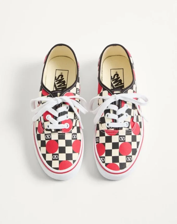 Niskie trampki Valentino Garavani i Vans z tkaniny z nadrukiem VLogo w szachownicę i detalami w kropki