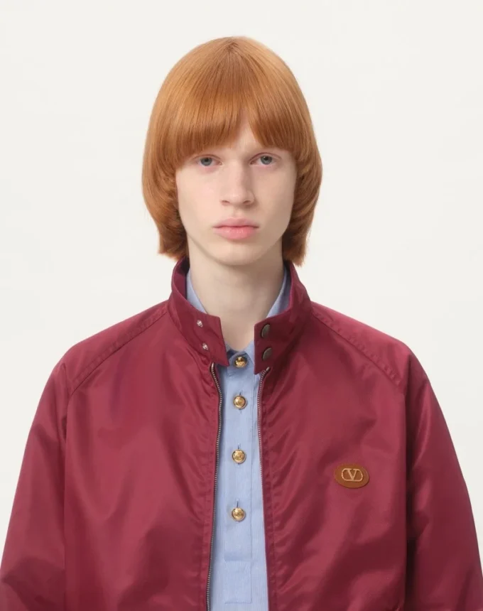 Nylonowa kurtka z naszywką z logo Nylonowa kurtka z naszywką z logo