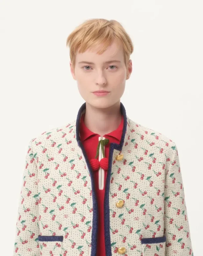 Pikowana kurtka typu caban z nadrukiem Cherryfic Jacquard Pikowana kurtka typu caban z nadrukiem Cherryfic Jacquard