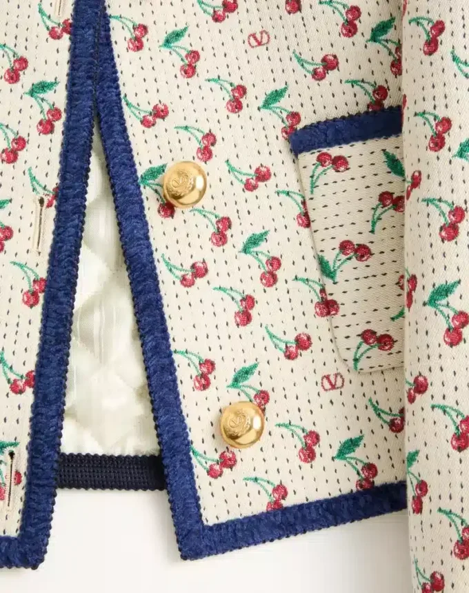 Pikowana kurtka typu caban z nadrukiem Cherryfic Jacquard Pikowana kurtka typu caban z nadrukiem Cherryfic Jacquard