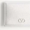 Portfel VLogo Signature z laminowanej ziarnistej skóry cielęcej Portfel VLogo Signature z laminowanej ziarnistej skóry cielęcej