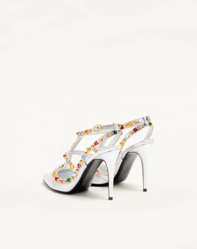 Rockstud Décolleté z laminowanej skóry nappa z kaboszonem i kryształami 100 mm Rockstud Décolleté z laminowanej skóry nappa z kaboszonem i kryształami 100 mm