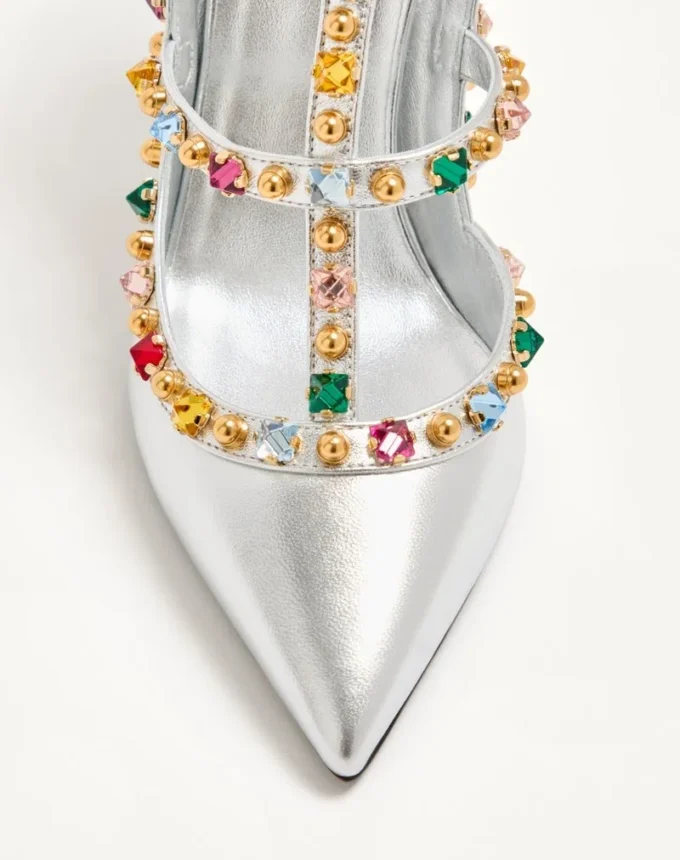 Rockstud Décolleté z laminowanej skóry nappa z kaboszonem i kryształami 100 mm Rockstud Décolleté z laminowanej skóry nappa z kaboszonem i kryształami 100 mm