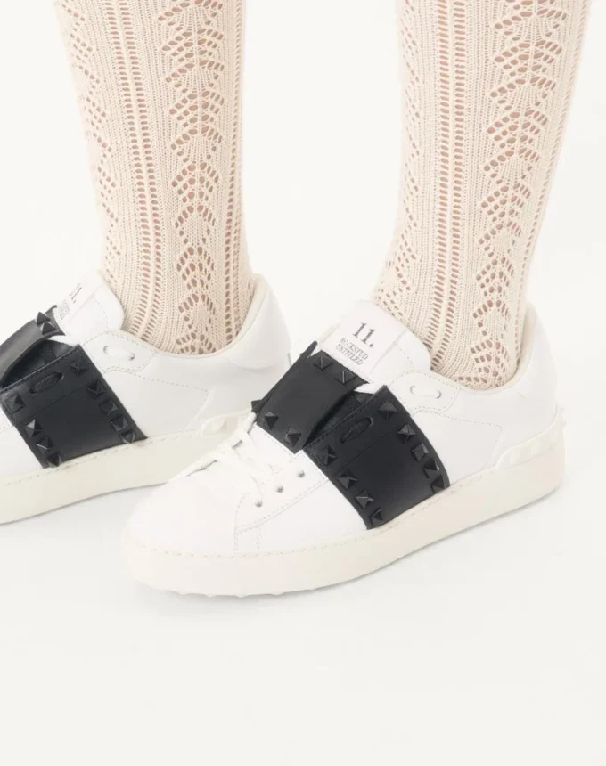 Rockstud Untitled Sneaker z cielęcej skóry z ćwiekami w tym samym kolorze Rockstud Untitled Sneaker z cielęcej skóry z ćwiekami w tym samym kolorze