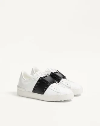 Rockstud Untitled Sneaker z cielęcej skóry z ćwiekami w tym samym kolorze Rockstud Untitled Sneaker z cielęcej skóry z ćwiekami w tym samym kolorze