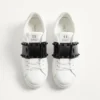 Rockstud Untitled Sneaker z cielęcej skóry z ćwiekami w tym samym kolorze Rockstud Untitled Sneaker z cielęcej skóry z ćwiekami w tym samym kolorze