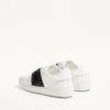 Rockstud Untitled Sneaker z cielęcej skóry z ćwiekami w tym samym kolorze Rockstud Untitled Sneaker z cielęcej skóry z ćwiekami w tym samym kolorze