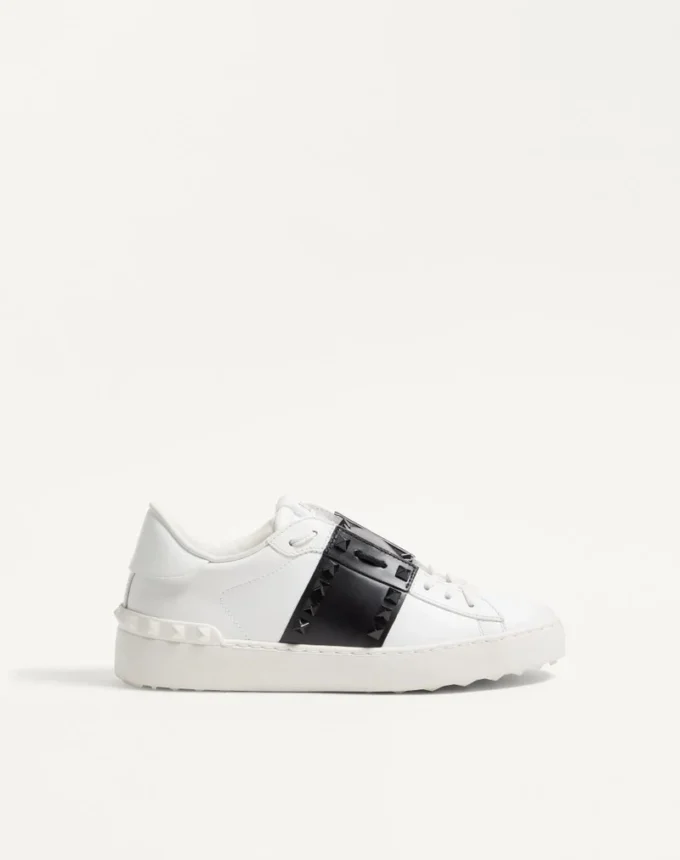 Rockstud Untitled Sneaker z cielęcej skóry z ćwiekami w tym samym kolorze Rockstud Untitled Sneaker z cielęcej skóry z ćwiekami w tym samym kolorze