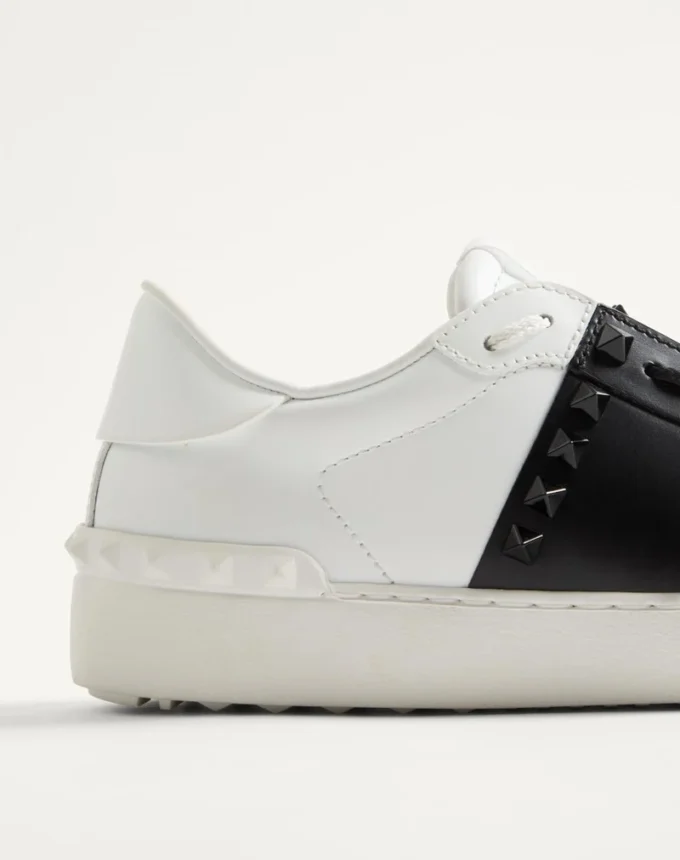 Rockstud Untitled Sneaker z cielęcej skóry z ćwiekami w tym samym kolorze Rockstud Untitled Sneaker z cielęcej skóry z ćwiekami w tym samym kolorze