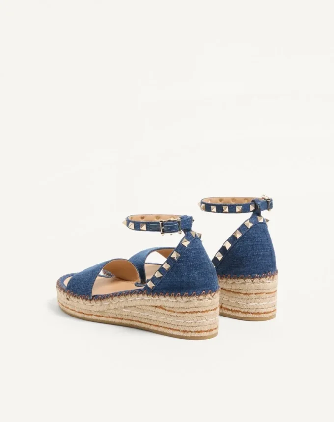 Sandały Rockstud Double Flatform z denimu 55 mm