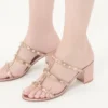 Sandały Rockstud Slide z laminowanej skóry nappa 60 mm