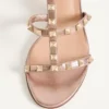 Sandały Rockstud Slide z laminowanej skóry nappa 60 mm