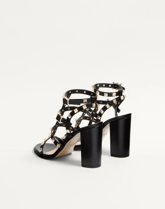 Sandały Rockstud z paskiem wokół kostki 90 mm