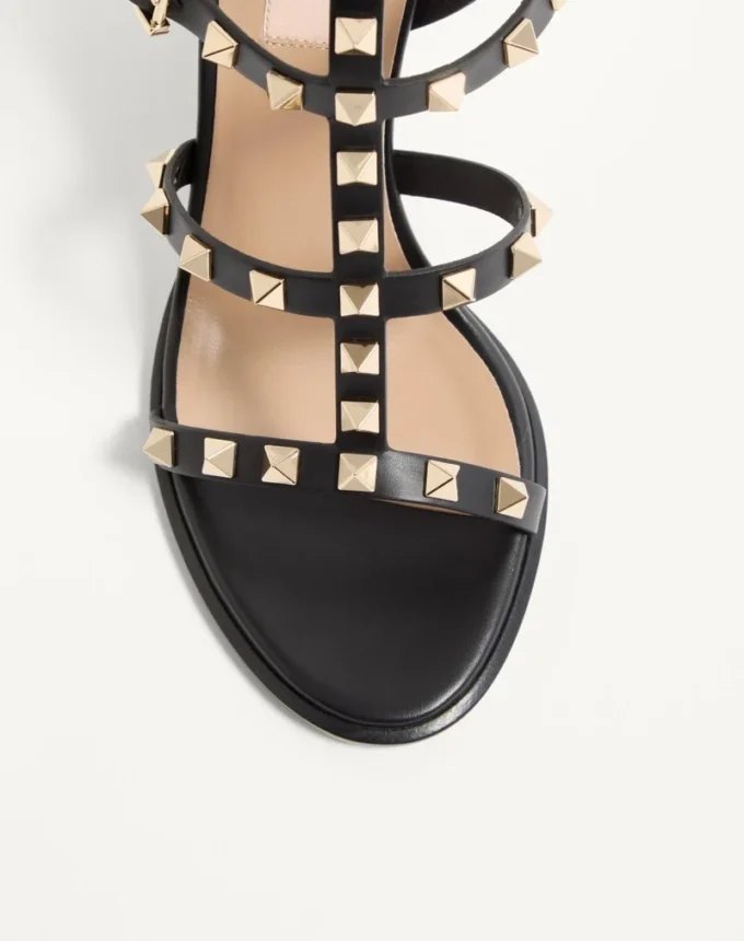 Sandały Rockstud z paskiem wokół kostki 90 mm