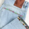 Spodnie jeansowe z haftem Spodnie jeansowe z haftem