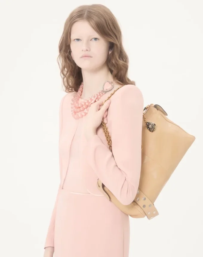 Sukienka midi Cady Couture z piórami Sukienka midi Cady Couture z piórami