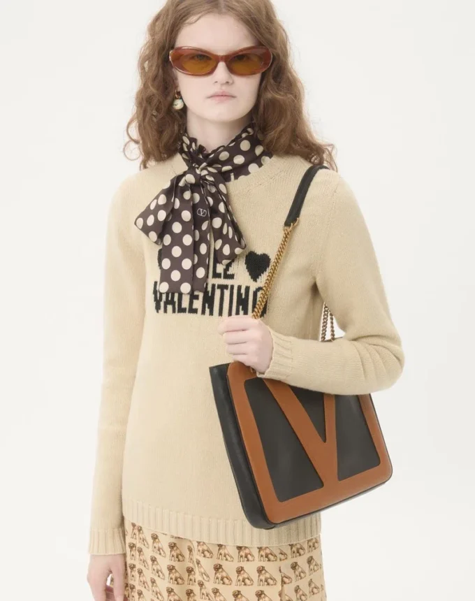 Sweter Chez Valentino